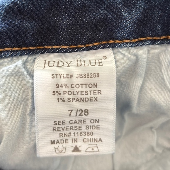 Judy Blue Jeans Women's  7 / 28 Blue Boyfriend Fit Distressed Floral Embroidered - Picture 16 of 16